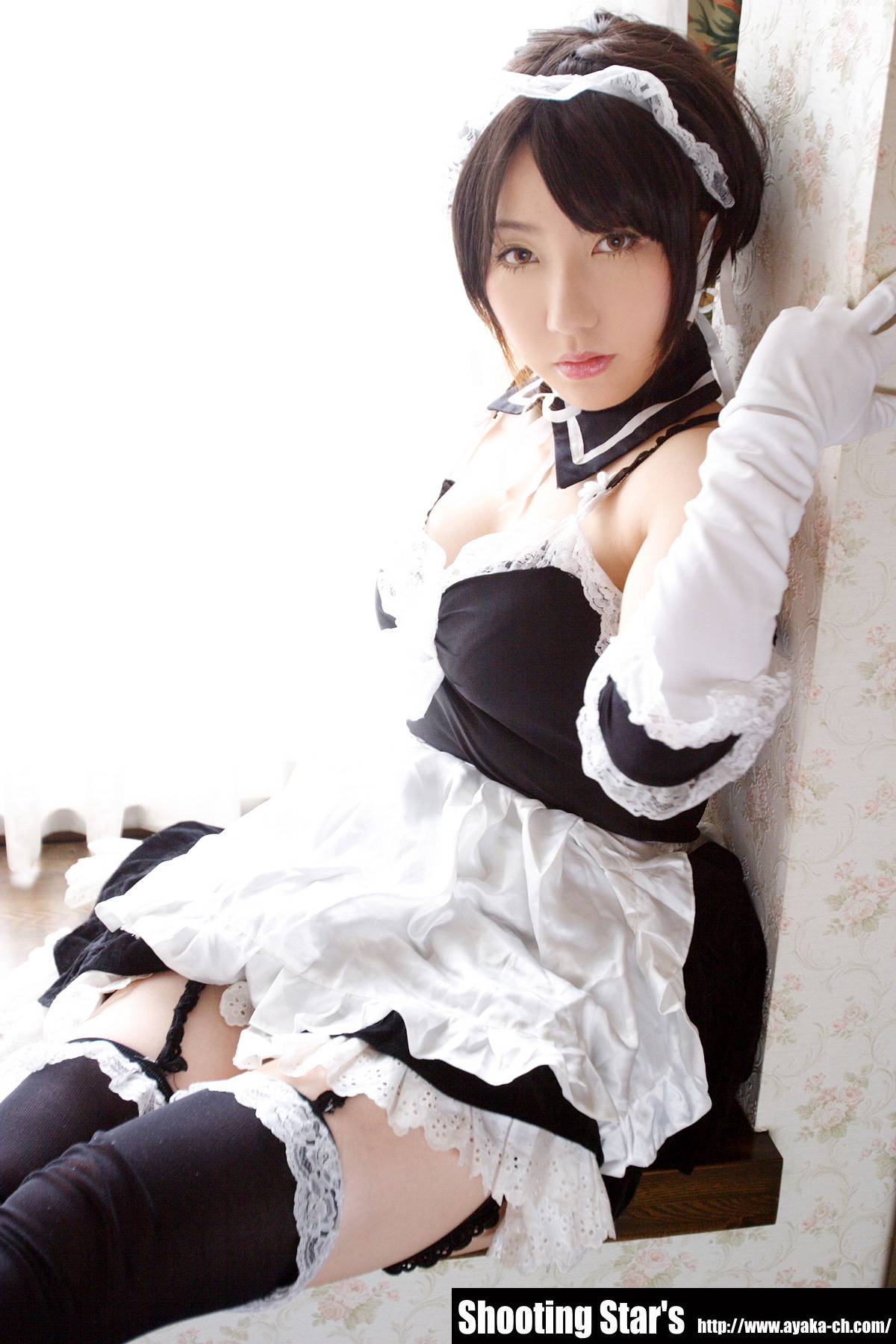 [Cosplay]  Sexy Maid with big boobs 2